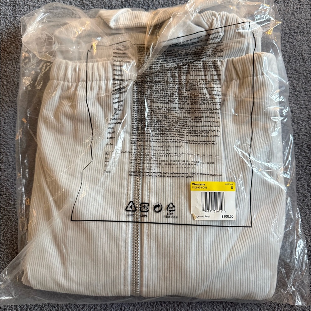 Nike ACG Women's white & silver Jacket